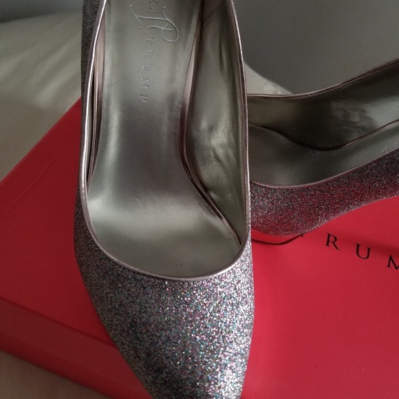 Shoes - Picture 6 of 8